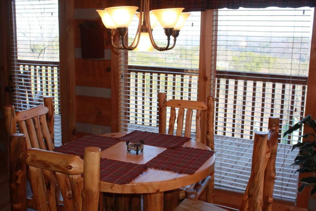 View! Private! Hot Tub,Pool Table,Fireplace,Relax! Севьервилл Экстерьер фото