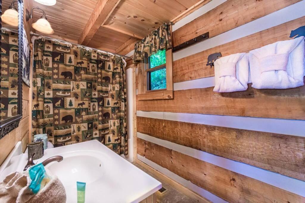 View! Private! Hot Tub,Pool Table,Fireplace,Relax! Севьервилл Экстерьер фото