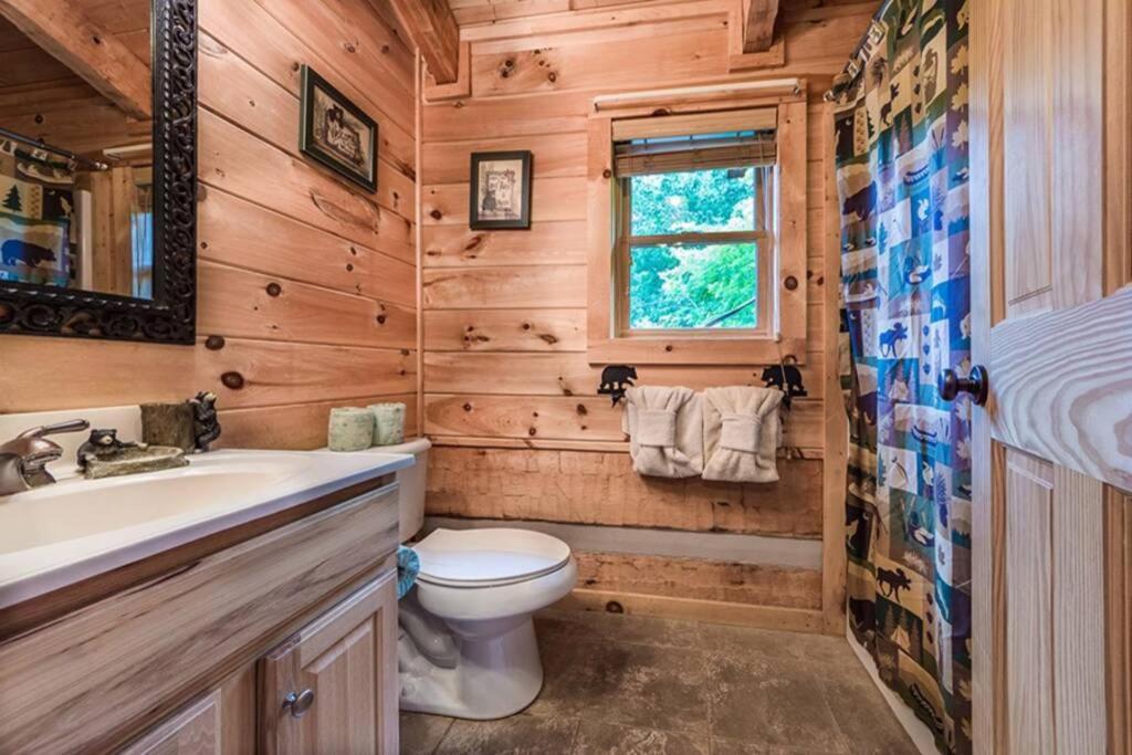 View! Private! Hot Tub,Pool Table,Fireplace,Relax! Севьервилл Экстерьер фото