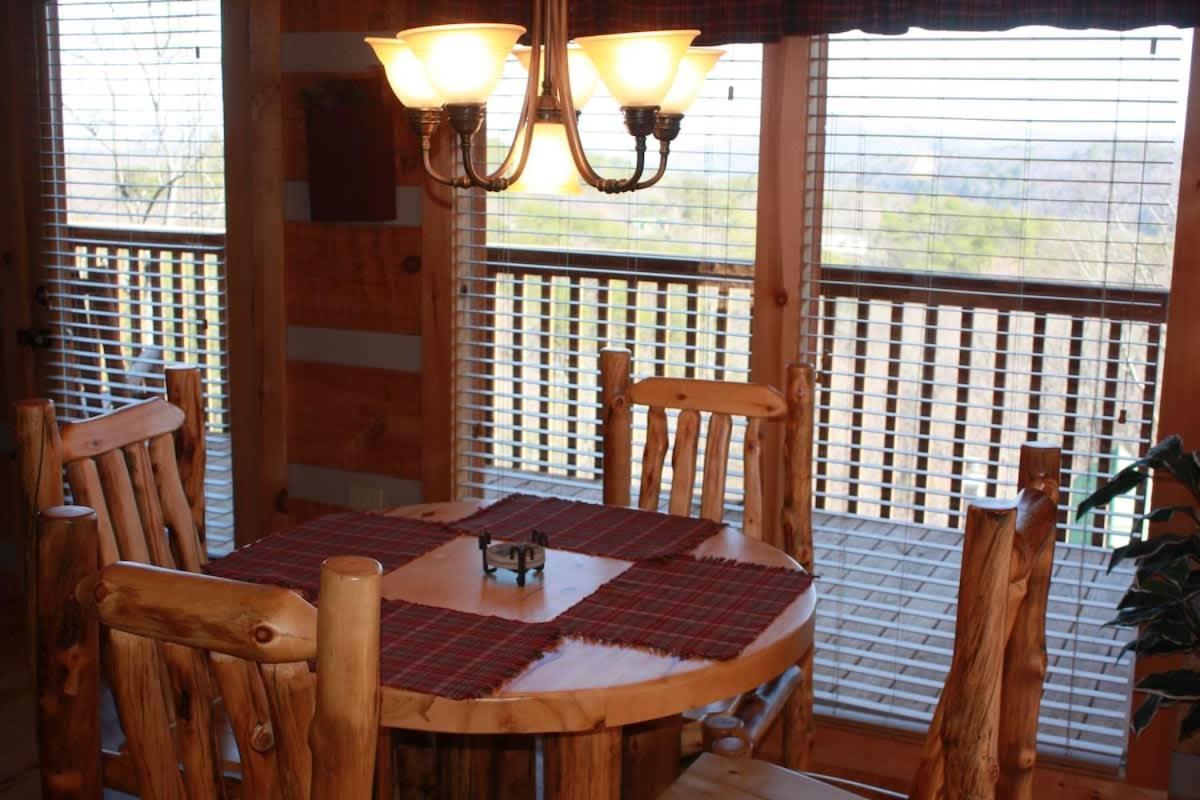 View! Private! Hot Tub,Pool Table,Fireplace,Relax! Севьервилл Экстерьер фото